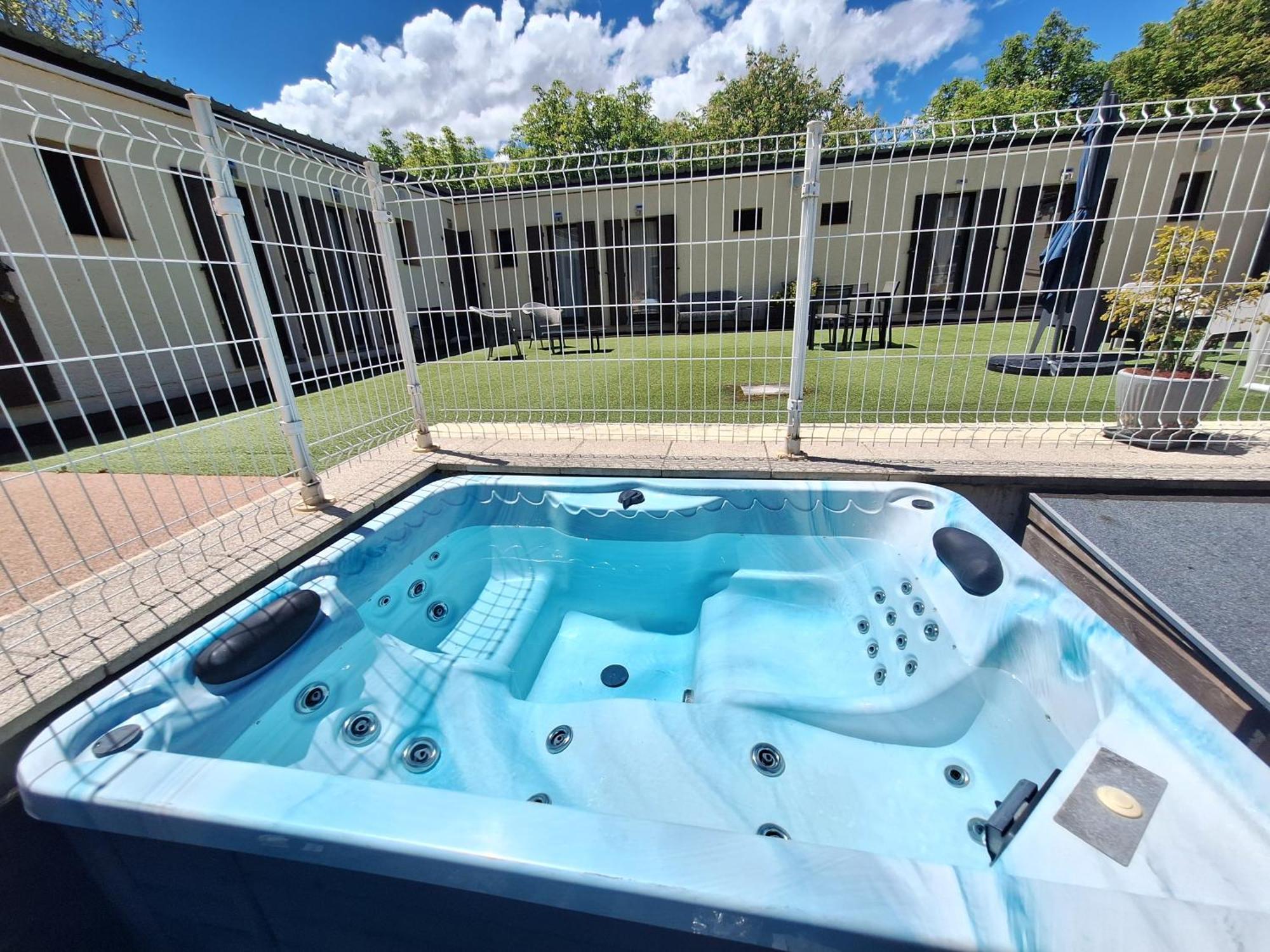 Hotel Le Connetable Saint-Bonnet-en-Champsaur Bagian luar foto