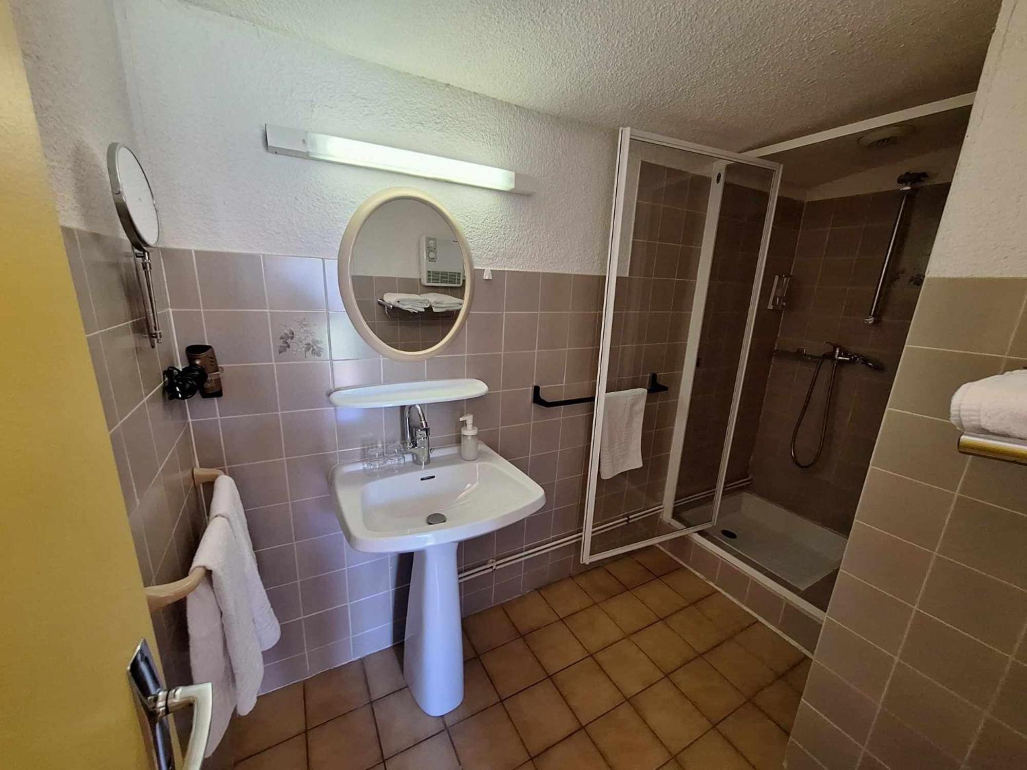 Hotel Le Connetable Saint-Bonnet-en-Champsaur Bagian luar foto